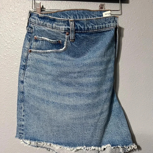 NWT PLUS Sz Abercrombie And Fitch “The Dad” Short High Rise Sz 36 22 Curve Love - Picture 7 of 7